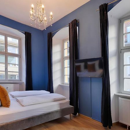 Homie Stay Am Marktplatz - Wohnen Im Historischen Balthasar-Neumann-Apartment Вюрцбург Экстерьер фото